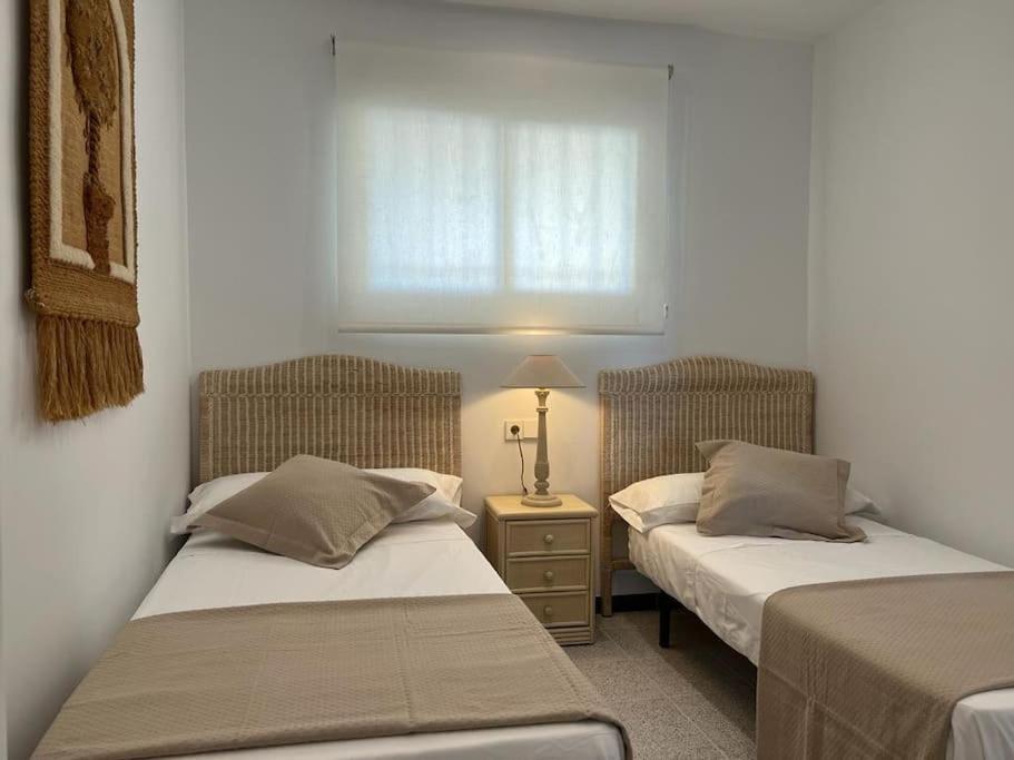 Apartamento 1ª Linea De Playa - Con Piscina Y Parking Playa de Gandia ภายนอก รูปภาพ