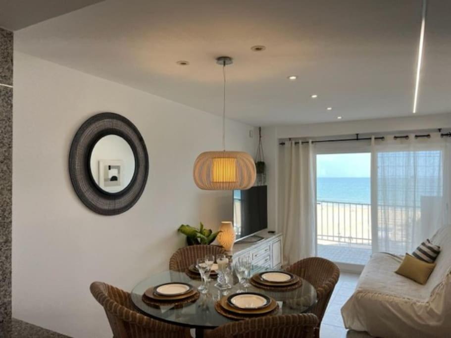 Apartamento 1ª Linea De Playa - Con Piscina Y Parking Playa de Gandia ภายนอก รูปภาพ