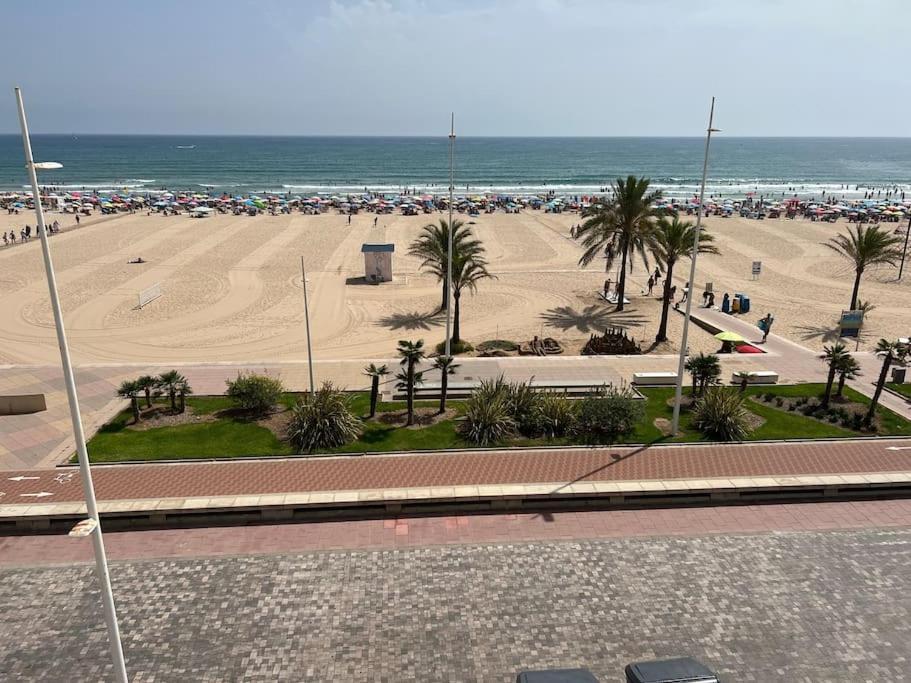 Apartamento 1ª Linea De Playa - Con Piscina Y Parking Playa de Gandia ภายนอก รูปภาพ