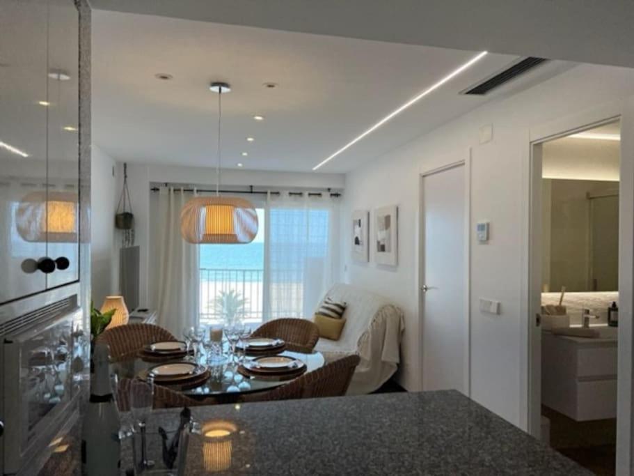 Apartamento 1ª Linea De Playa - Con Piscina Y Parking Playa de Gandia ภายนอก รูปภาพ