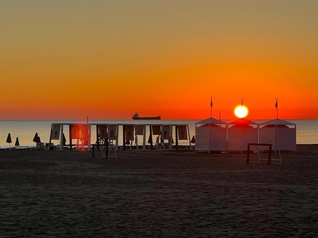 Apartamento 1ª Linea De Playa - Con Piscina Y Parking Playa de Gandia ภายนอก รูปภาพ
