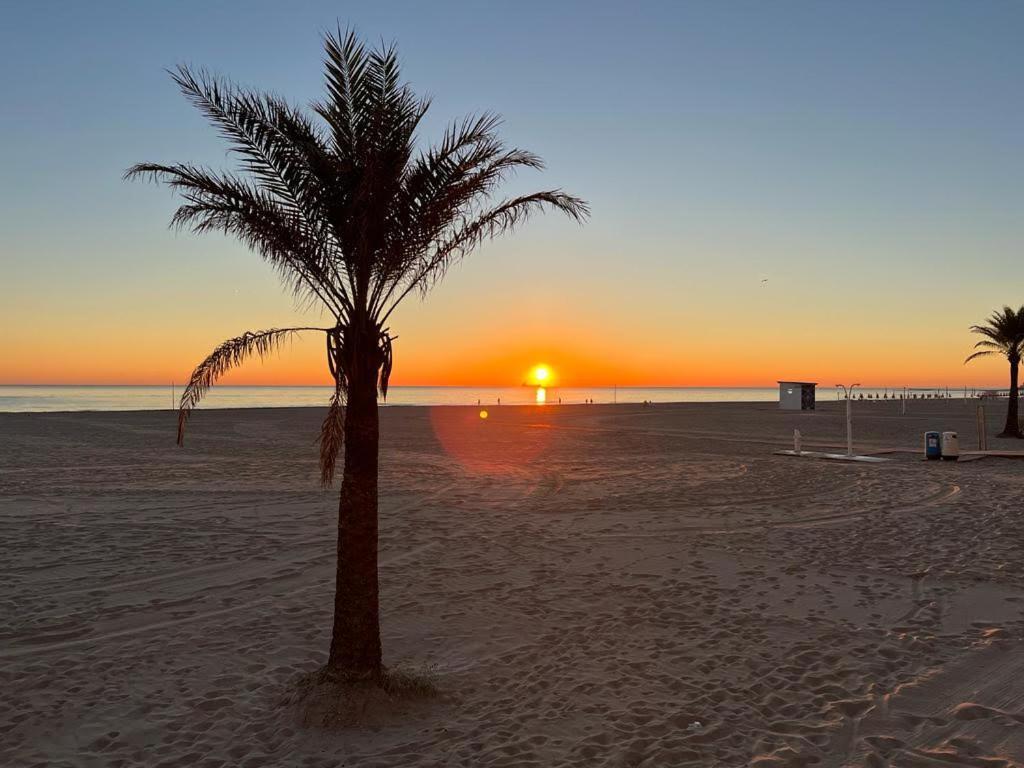 Apartamento 1ª Linea De Playa - Con Piscina Y Parking Playa de Gandia ภายนอก รูปภาพ